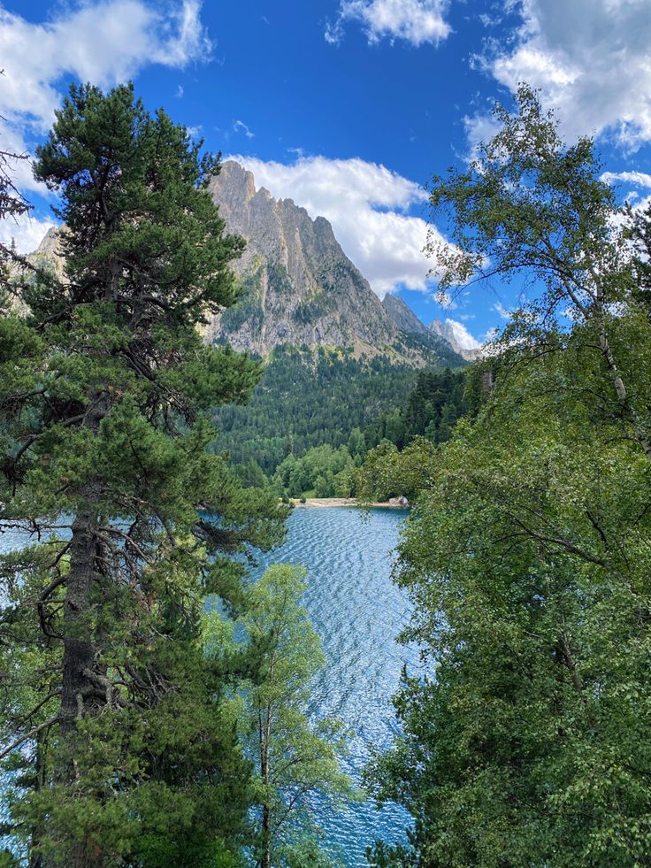 Pirineo Catalán | Del 20 al 24 de Mayo de 2026 | Reserva