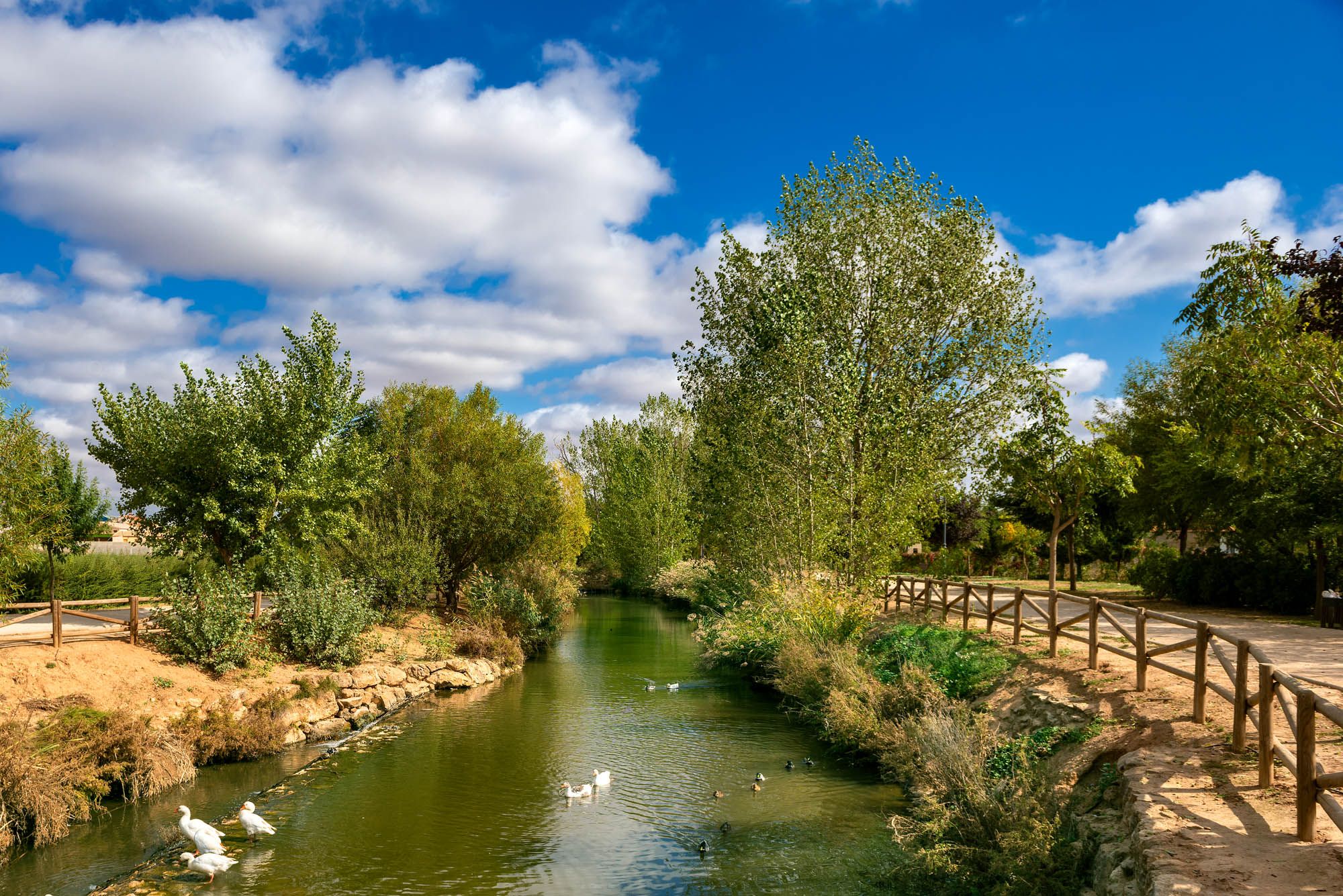 Río Valdemembra en Villanueva